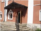 Вход в Успенский храм Вход в Успенский храм