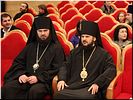 Владыка Амвросий (справа) Владыка Амвросий (справа)