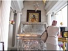 У мощей свщмч. Фаддея Тверского У мощей свщмч. Фаддея Тверского