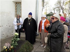 На могиле старца Валентина Мордасова На могиле старца Валентина Мордасова