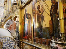 В праздник Благовещения Предстоятель Русской Церкви совершил Литургию в Благовещенском соборе Кремля и выпустил в небо голубей, 07.04.2017 В праздник Благовещения Предстоятель Русской Церкви совершил Литургию в Благовещенском соборе Кремля и выпустил в небо голубей, 07.04.2017