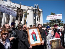 Благодаря молитвенному стоянию 10 тысяч человек в Киеве и молитвенной поддержке православных Украины и России Верховная Рада не рассмотрела антицерковные законопроекты, 18.05.2017 Благодаря молитвенному стоянию 10 тысяч человек в Киеве и молитвенной поддержке православных Украины и России Верховная Рада не рассмотрела антицерковные законопроекты, 18.05.2017