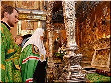 В канун праздника Святой Троицы Святейший Патриарх Кирилл совершил всенощное бдение в Троице-Сергиевой лавре, 03.06.2017 В канун праздника Святой Троицы Святейший Патриарх Кирилл совершил всенощное бдение в Троице-Сергиевой лавре, 03.06.2017