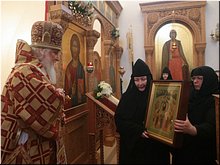 В день памяти великомученицы Анастасии Узорешительницы престольный праздник в Аносином монастыре возглавил митрополит, 04.01.2018 В день памяти великомученицы Анастасии Узорешительницы престольный праздник в Аносином монастыре возглавил митрополит, 04.01.2018