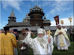 После многолетней реставрации освящена Преображенская церковь на острове Кижи, 18.08.2021 После многолетней реставрации освящена Преображенская церковь на острове Кижи, 18.08.2021